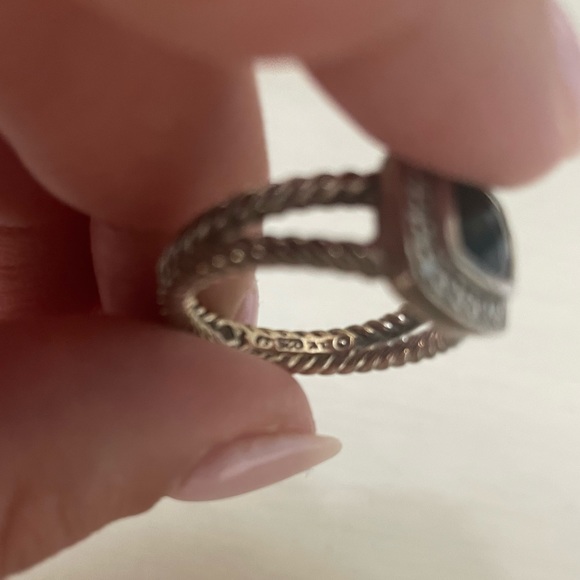 David Yurman Petite Albion Ring with Black Onyx and Pavé Diamonds - Picture 4 of 4